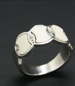 anillo de plata con marfil y diamantes